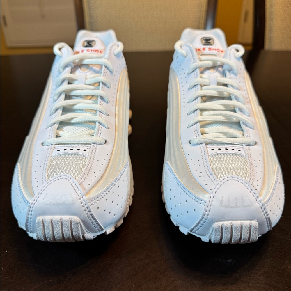 New Nike Shox R4 White Red Sneaker Shoes Size US 6Y - Picture 6 of 14